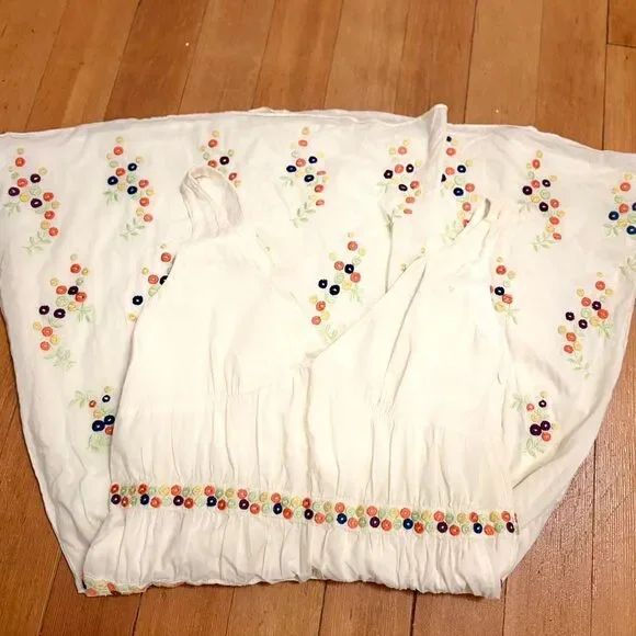 Tocca Ivory with Floral Embroidery Sleeveless Midi Dress (8) - Picture 3 of 4